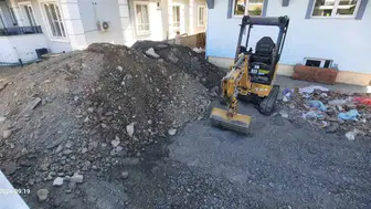 Burhaniye'de gençlerin yeni buluşma noktası için hummalı çalışma