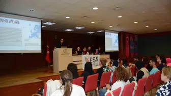 Eskişehir'de Yeni Dönem Heyecanı: Anadolu Üniversitesi Kapılarını Dünya Öğrencilerine Açtı