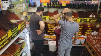 Urfa mutfağının vazgeçilmezi isotta fiyat şoku: Evde yapım devri kapandı mı?