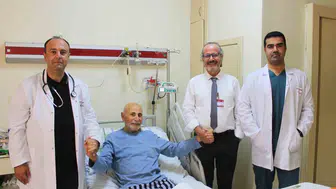 Karnında pimi çekilmiş bombayla yaşıyordu: 83 yaşındaki hastaya mucizevi müdahale