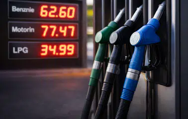 Akaryakıta beklenen zam iptal edildi