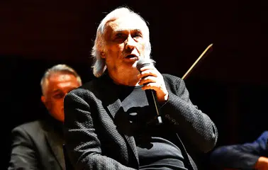 Gırgıriye'de skandal gece: Müjdat Gezen organizasyon kurbanı oldu, sahnede fenalaştı