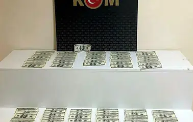 Bayram alışverişini fırsat bildiler: Kars’ta milyonluk sahte dolar operasyonu