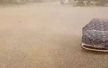Antalya Serik’te ceviz büyüklüğünde dolu yağışı paniğe yol açtı