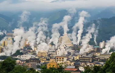Sokaklardan buhar yükselen şehir: Japonya'nın 'cehennem'i turistin gözdesi oldu
