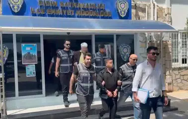Kendini MİT görevlisi tanıtan dolandırıcılar 12 milyon lirayı çarptı