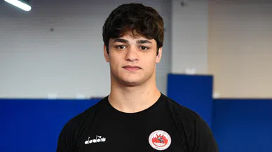 Milli güreşçi Alperen Berber, U23 Avrupa Şampiyonası’nda altın madalya kazandı