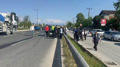 Yaya geçidinden yola çıkan mopede motosiklet çarptı: O anlar kamerada!