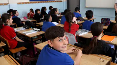 Türkiye’de Eğitim Lüks Oldu, Orta Sınıf Yok Oluyor