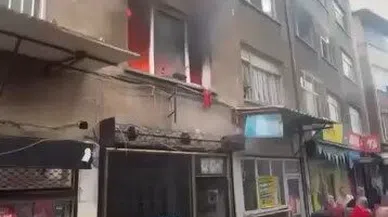 Bursa’da apartman yangını: Alevlerin arasından böyle kurtarıldı