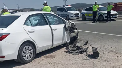 Edirne'de bir otomobil radar aracına çarptı: 1’i polis, 2 yaralı
