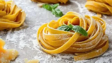 Sadece 3 ana malzemeyle 10 dakikada hazır: Ev yapımı glütensiz makarna hamuru