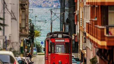 Kadıköy’de Bir Gün: Sabah Ekmeğinden “Çoz”a Lezzet Rotası