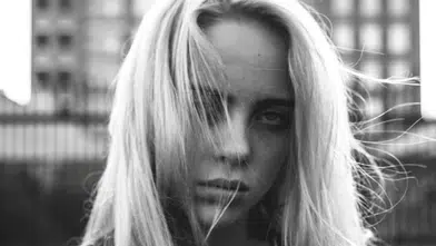 Billie Eilish oyunculuğa soyunuyor: Sırça Fanus'ta başrol olacak