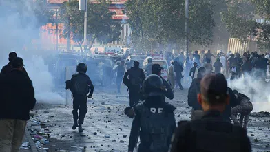 Pakistan’da sokağa çıkma yasağı: İran lideri Hamaney’in ölümü sonrası ortalık savaş alanına döndü!