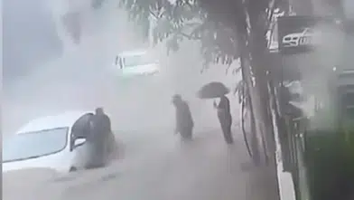 Sarıyer'de sular yükselirken o anı bekledi: Esnafın cesur hamlesi hayat kurtardı