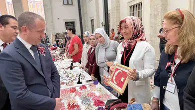 Tarsus'ta iğne oyaları Cumhuriyet aşkıyla ilmek ilmek işlendi