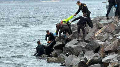 Çanakkale sahilinde korkutan keşif: Kayalıkların arasında cansız beden bulundu