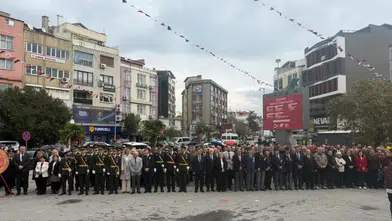 Burhaniye'de Cumhuriyet coşkusu Atatürk Anıtı önünde birleşti