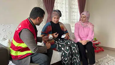 Bebeğinin sesini duyamayan ebeveynlere teknolojik dokunuş: Sessizliğe titreşimli çözüm