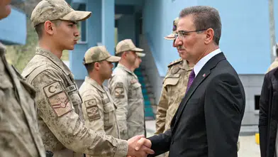 Erzurum Valisi sınır hattındaki jandarmayı ziyaret etti