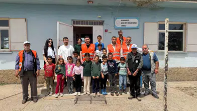 Eğil'de minik öğrenciler toprakla buluştu