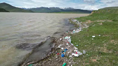Erciş’te doğa talanı Koçköprü Barajı’nı çöp gölüne çevirdi