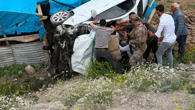 Iğdır yolunda kaza Otomobil şarampole uçtu