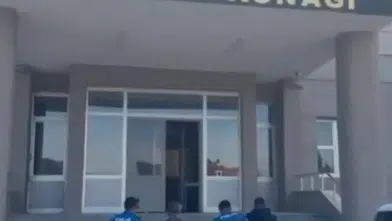 Sivas'ta tırların dorsesinden 27 kaçak göçmen çıktı