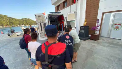 Fethiye Tersane adasında mahsur kalan hastaya denizden müdahale