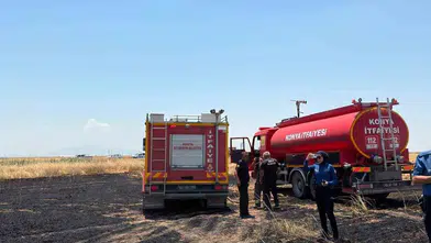 Konya’da bir sulama kablosu koptu 15 dönüm arpa kül oldu