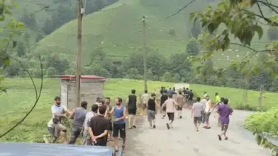 Rize’de çay alım yerinde sıra kavgası çıktı
