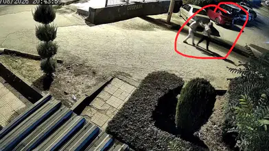 Parkta bebeğiyle gezerken eşinin silahıyla vuruldu, kurtarılamadı