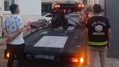 Mersin'de yaya yoluna giren sürücünün ehliyetine polis el koydu