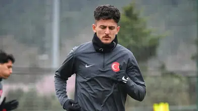Bursaspor savunmayı genç yeteneğe emanet etti