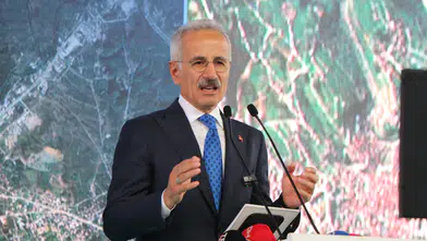 Samsun'da raylı sistem hamlesi: Bakan Uraloğlu'ndan muhalefete hızlı tren yanıtı