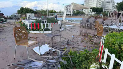 Antalya'da hortumun vurduğu mahallede yas ve hummalı çalışma: 4 can kaybı