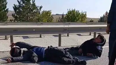 Sivrihisar yolunda motosiklet dehşeti: İki kişi hastanelik oldu