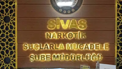 Sivas'ta zehir tacirlerine büyük darbe: Kağıda emdirilmiş binlerce dozluk uyuşturucu yakalandı
