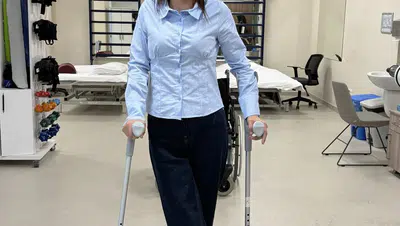 Doktorların felç kalır dediği genç kızın mucizevi dönüşü: Yüzde 1 ihtimali yüzde 99'a taşıdı