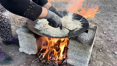 Ağrı'da kışın habercisi: İplerde kuruyan altın sarısı lezzet