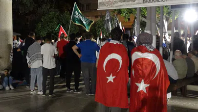 Antalya’da Yüzlerce Kişi Küresel Sumud Filosuna Destek İçin Toplandı