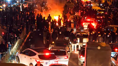 İran'da tarihi itiraf: Binlerce ölü var