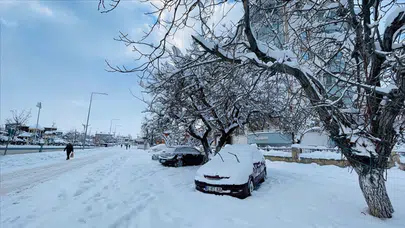 İstanbul beyaza büründü! AKOM’dan 13 ilçeye uyarı!