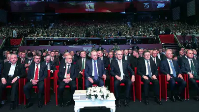 Dijital çağın yeni tehdidi: Tekno-oligarklar gençliği hedef alıyor