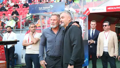 Karadeniz derbisinde taktik savaşı: Samsunspor ve Trabzonspor sahada kilitlendi