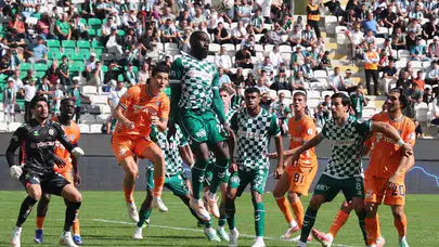 Konya'da kilitler açılmadı: Konyaspor ile Başakşehir puanları bölüşmeye niyetli