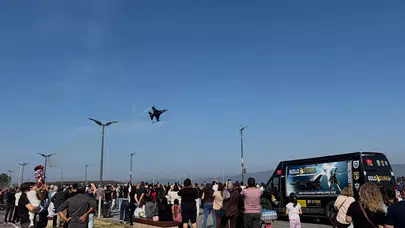 Mudanya semalarında nefes kesen anlar: SoloTürk 104. yıla özel havalandı