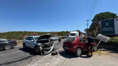 Ayvalık trafiğinde akşam saatlerinde iki araç çarpıştı