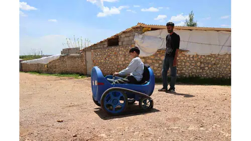 Baba sevgisi teknolojiyle buluştu: Oğluna özgürlük aracı tasarladı